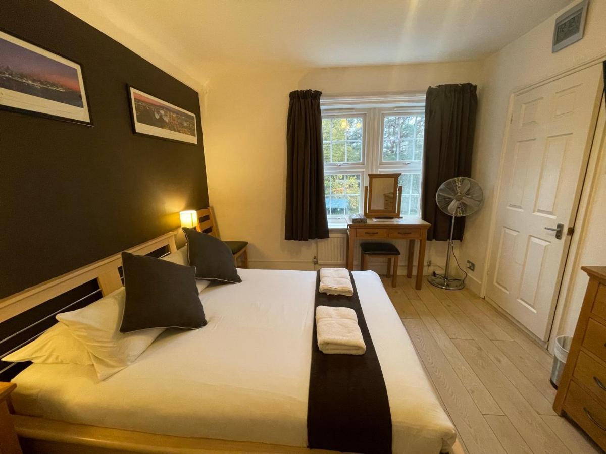 Oakhurst Gatwick B&B Κρόουλι Εξωτερικό φωτογραφία