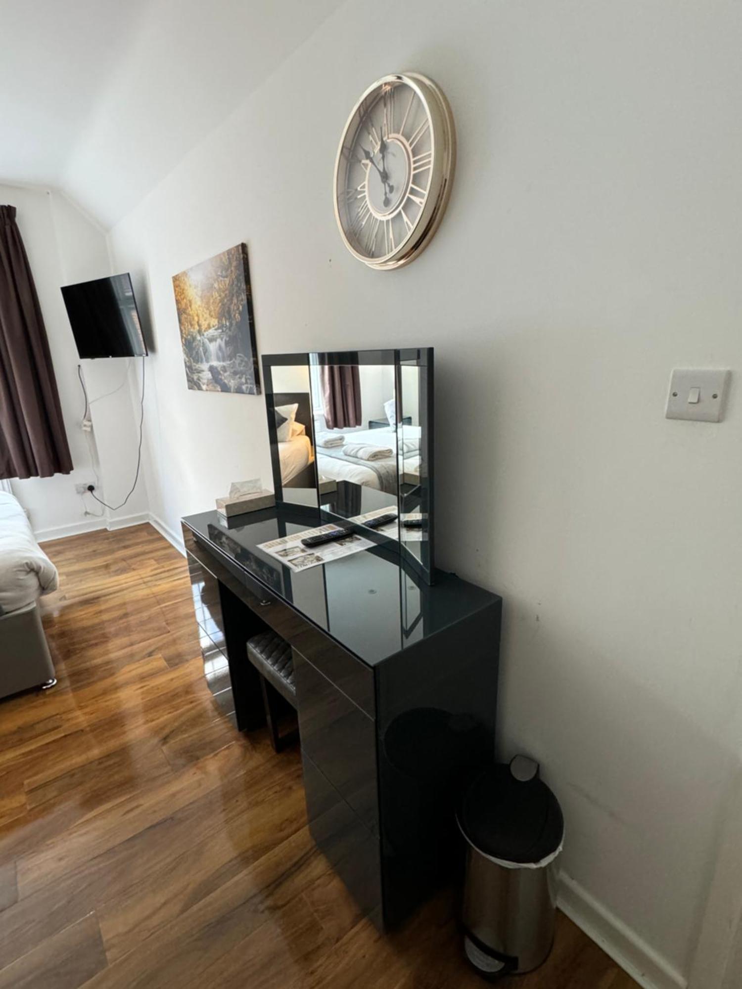 Oakhurst Gatwick B&B Κρόουλι Εξωτερικό φωτογραφία